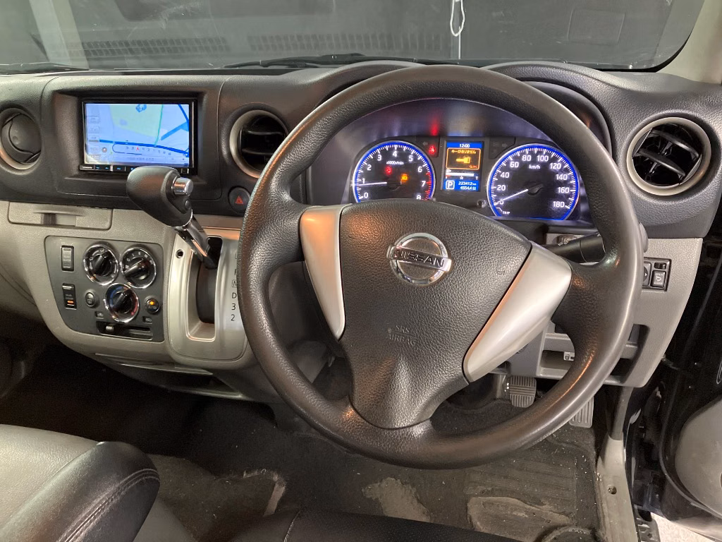 NISSAN NV350 CARAVAN
