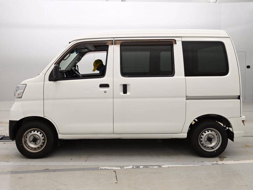 TOYOTA PIXIS VAN