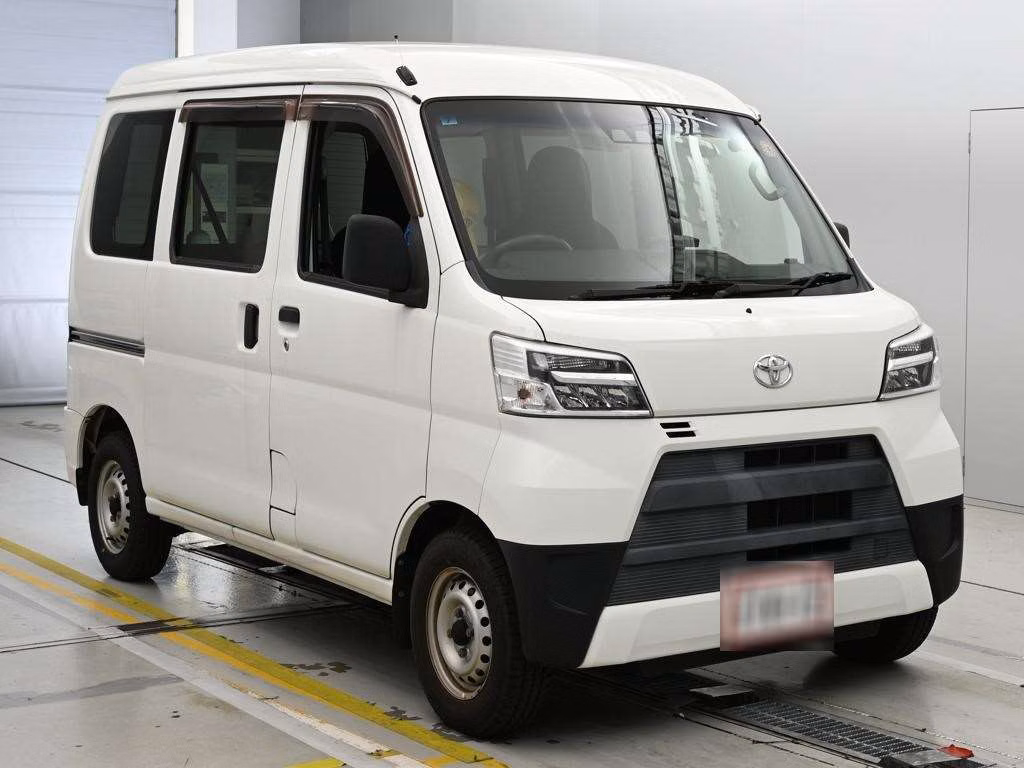 TOYOTA PIXIS VAN
