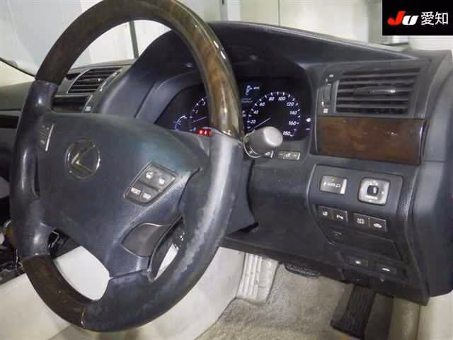 LEXUS LS600H