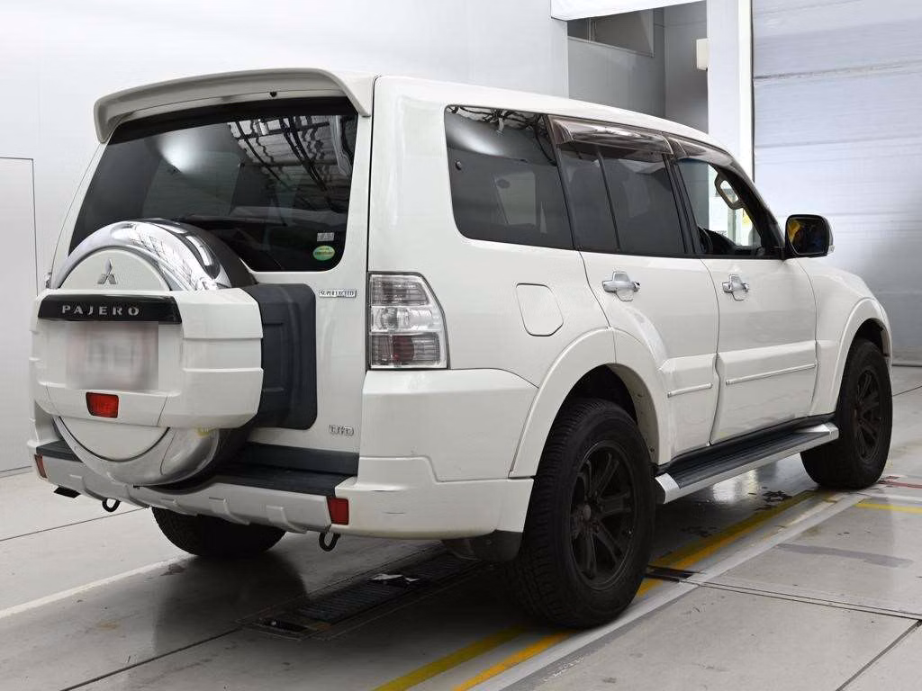 MITSUBISHI PAJERO