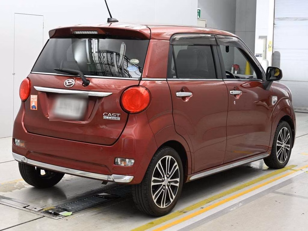 DAIHATSU CAST