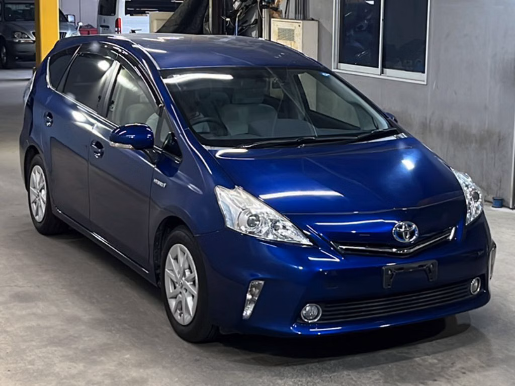 TOYOTA PRIUS ALPHA