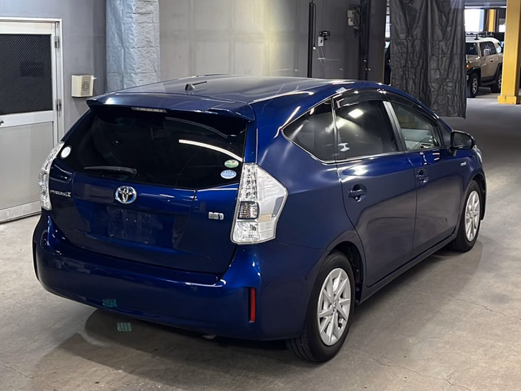 TOYOTA PRIUS ALPHA