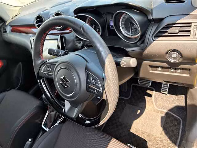 SUZUKI SWIFT