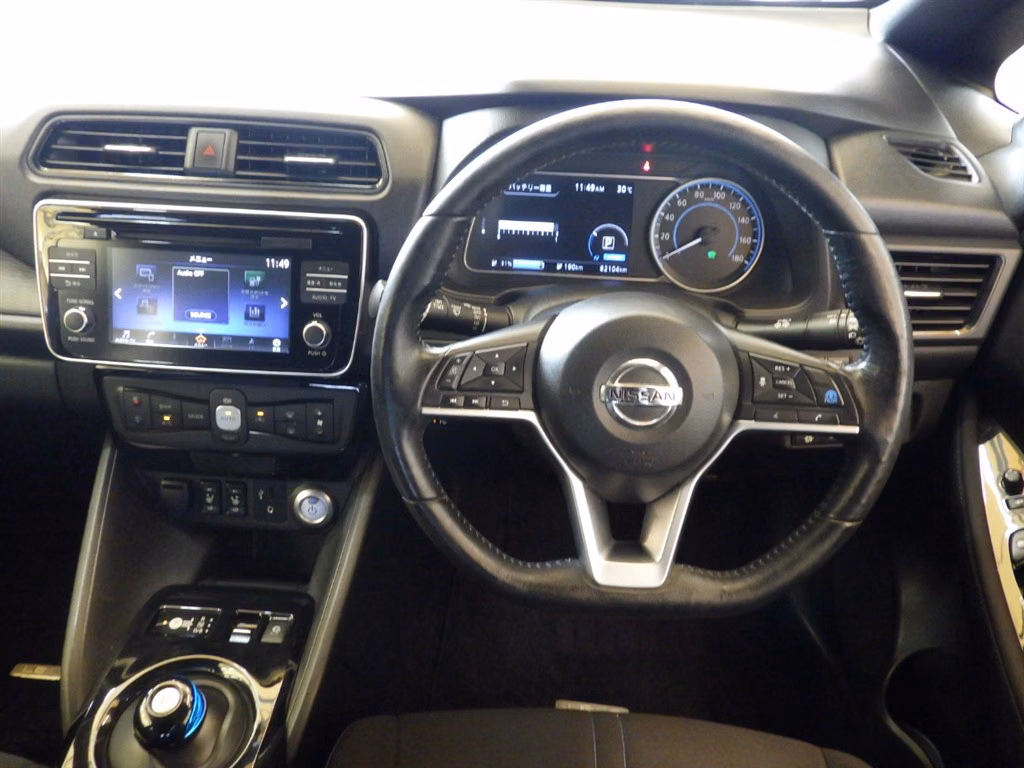 NISSAN LEAF