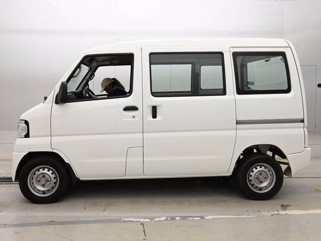 MITSUBISHI MINICAB