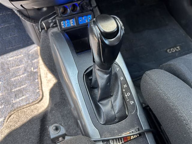 MITSUBISHI COLT