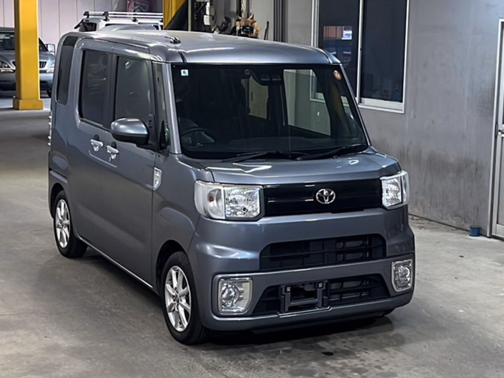 TOYOTA PIXIS MEGA