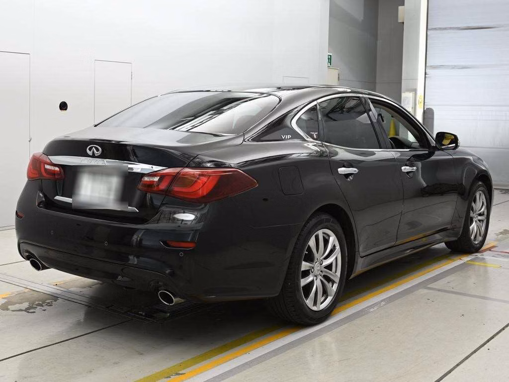 NISSAN FUGA