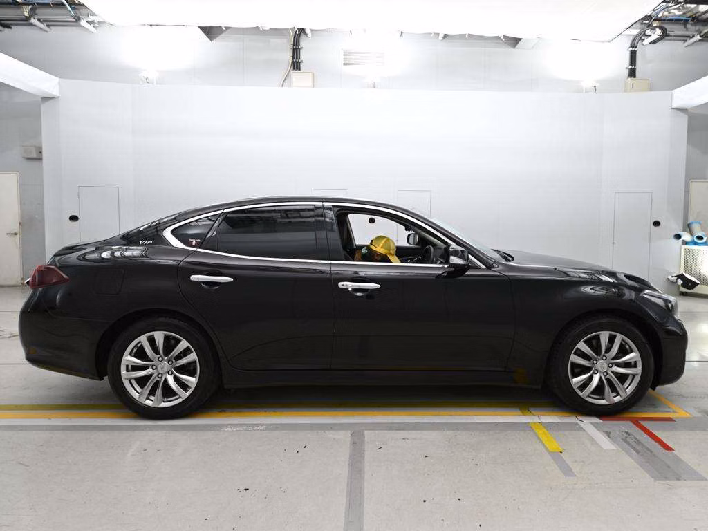 NISSAN FUGA