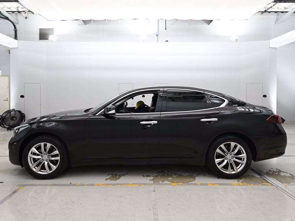 NISSAN FUGA