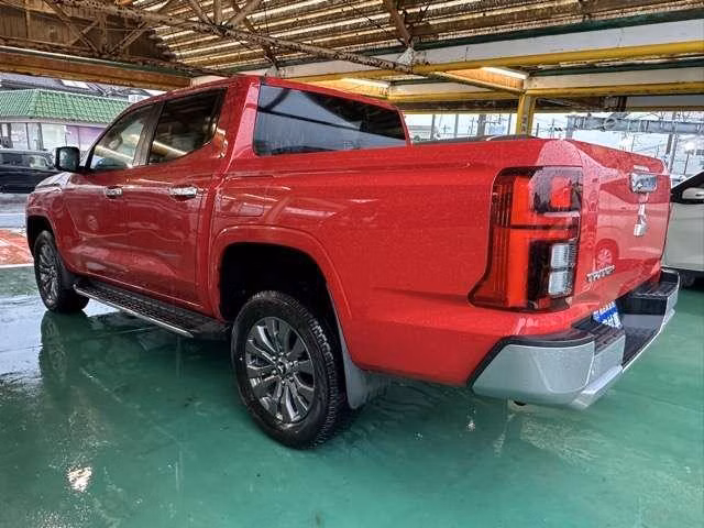 MITSUBISHI TRITON