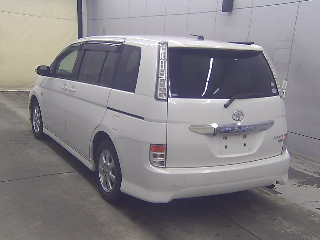 TOYOTA ISIS