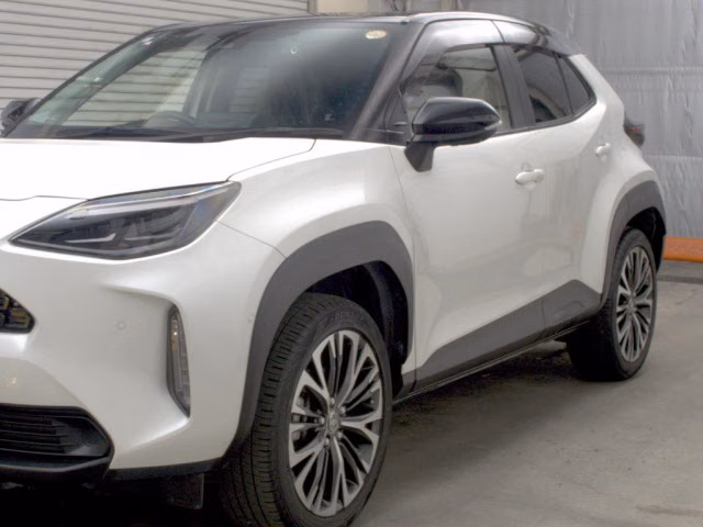 TOYOTA YARIS CROSS