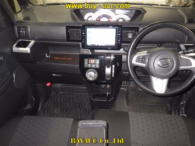 DAIHATSU WAKE