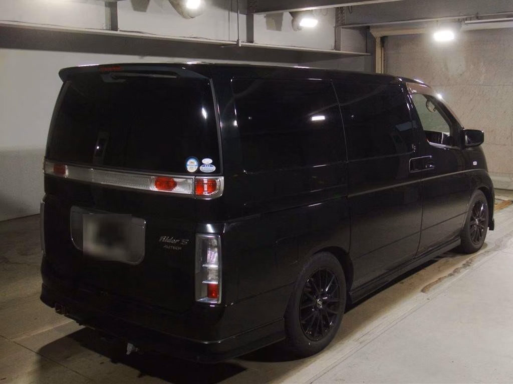 NISSAN ELGRAND