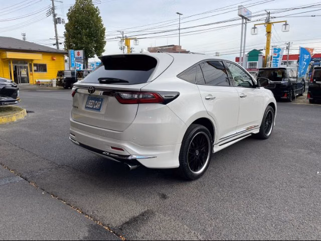 TOYOTA HARRIER