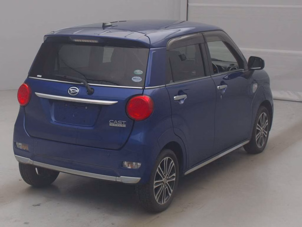 DAIHATSU CAST
