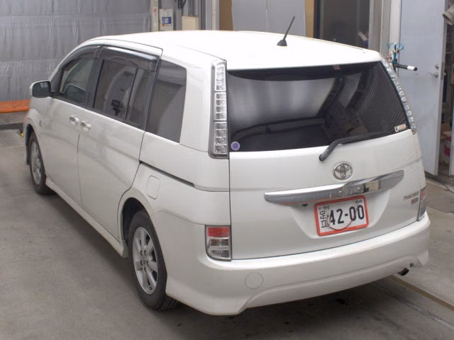 TOYOTA ISIS