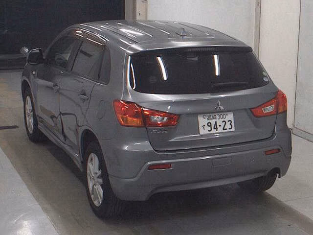 MITSUBISHI RVR
