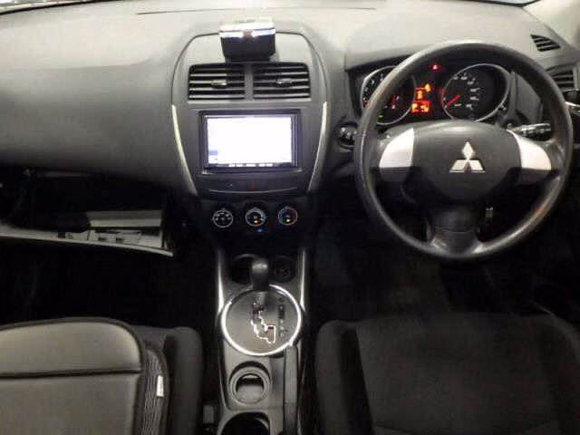 MITSUBISHI RVR