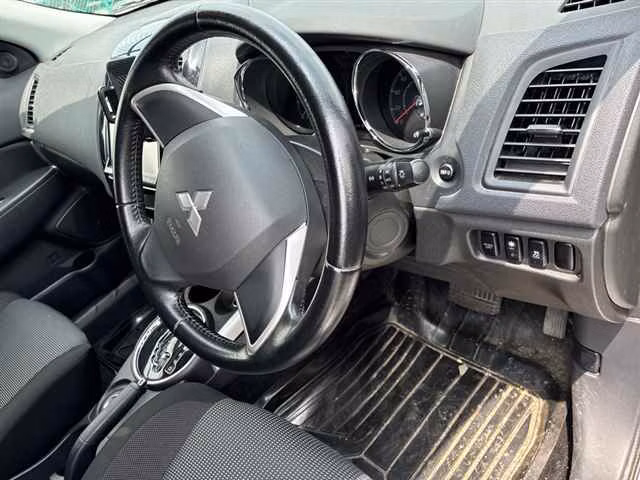 MITSUBISHI RVR