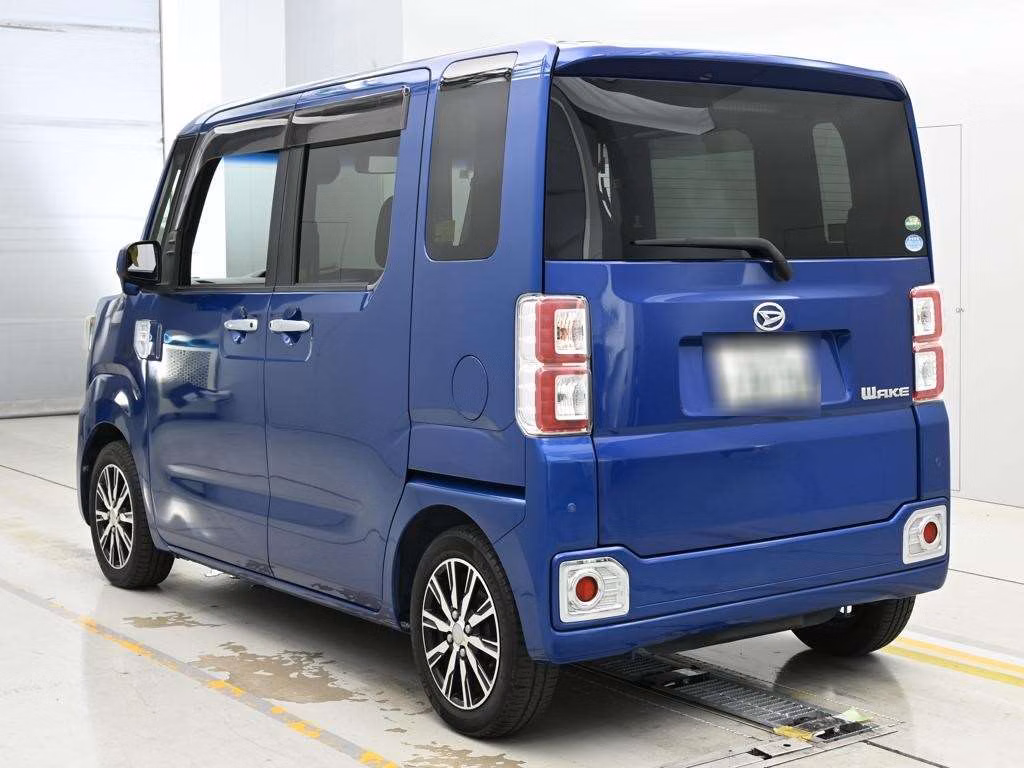 DAIHATSU WAKE