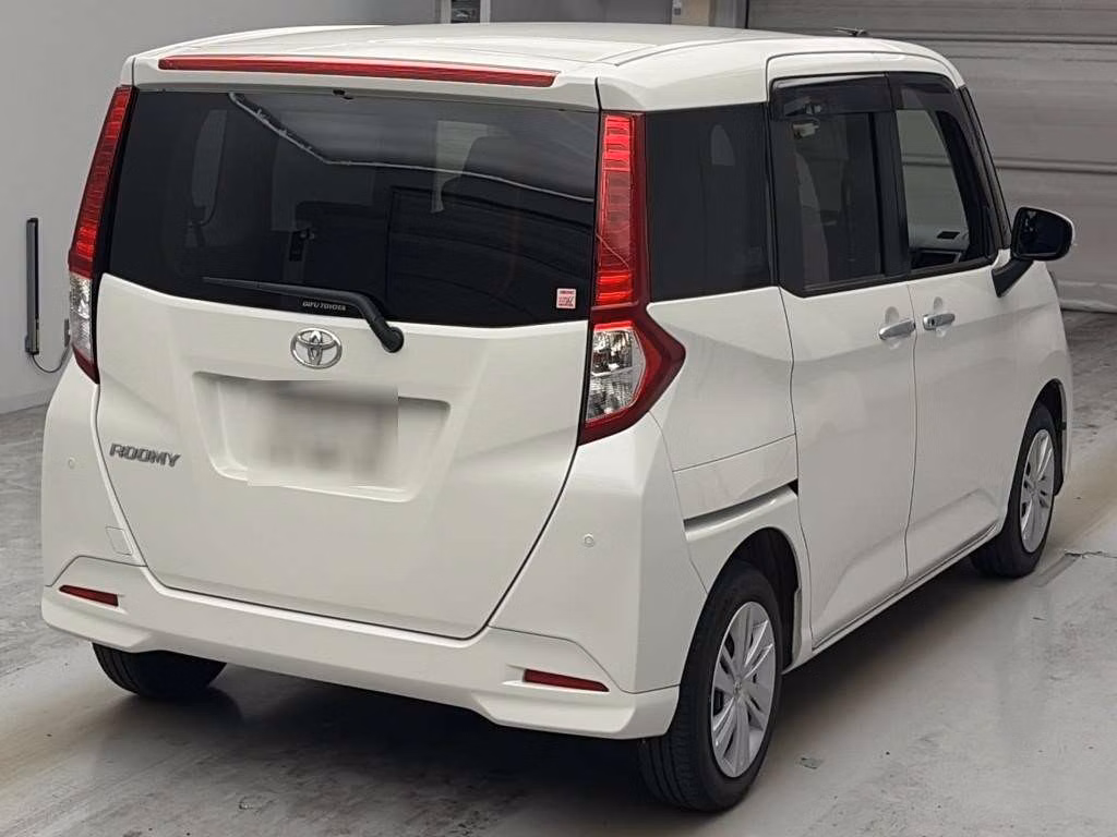 TOYOTA ROOMY