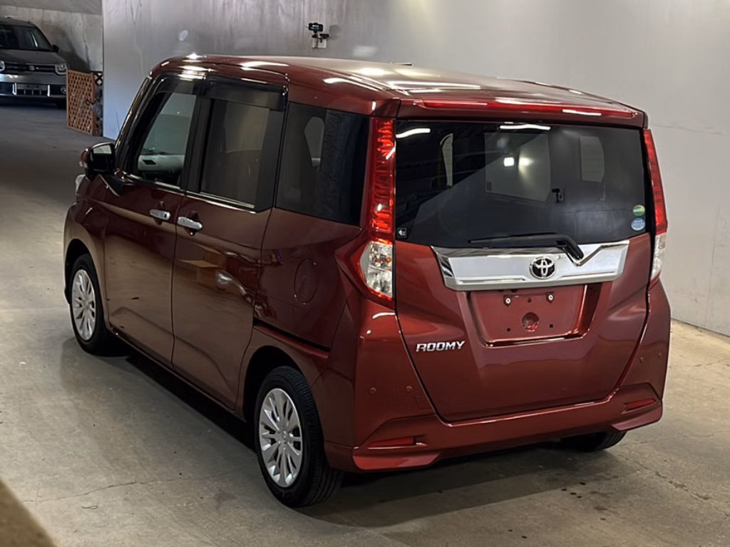 TOYOTA ROOMY