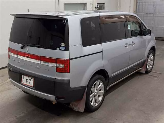 MITSUBISHI DELICA D:5