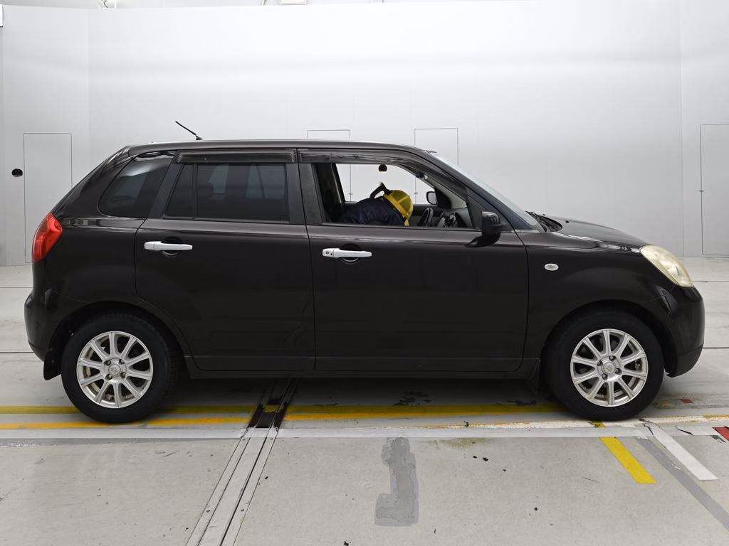 MAZDA VERISA