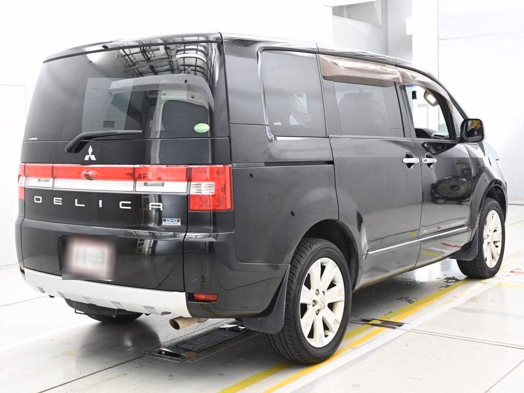 MITSUBISHI DELICA D:5
