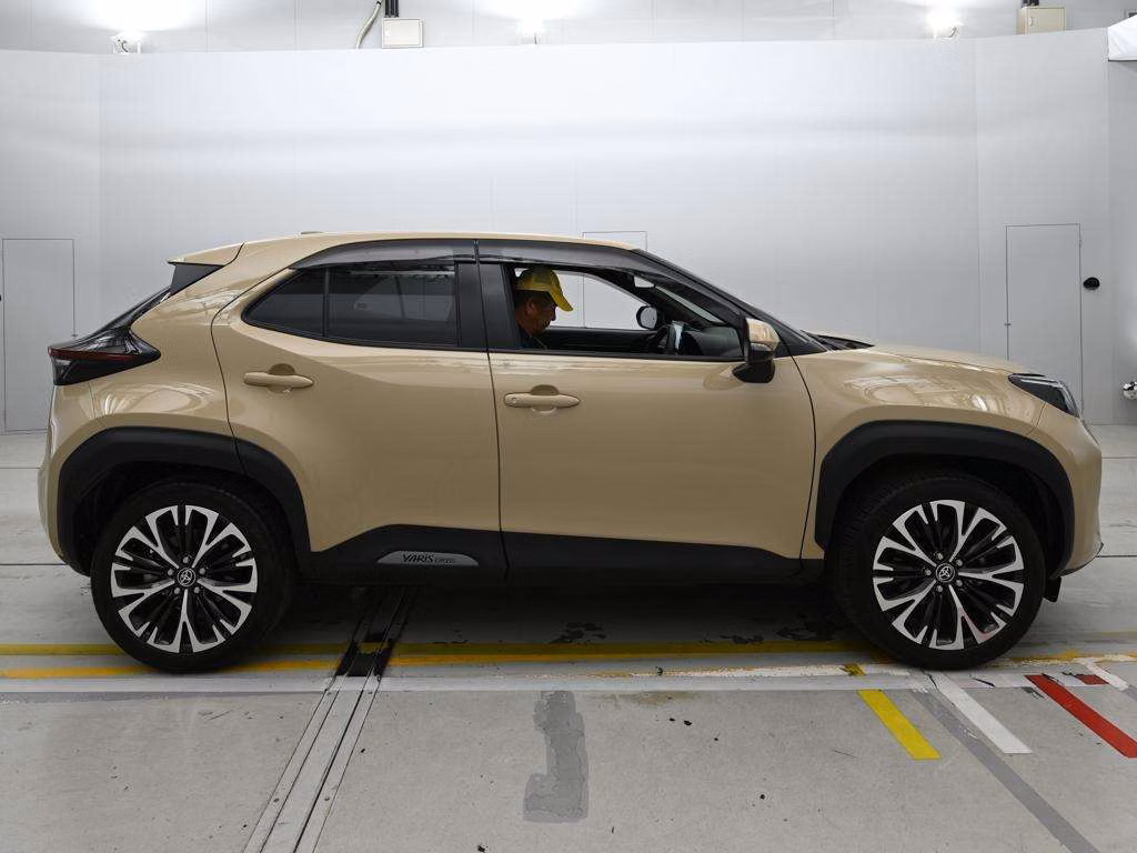 TOYOTA YARIS CROSS
