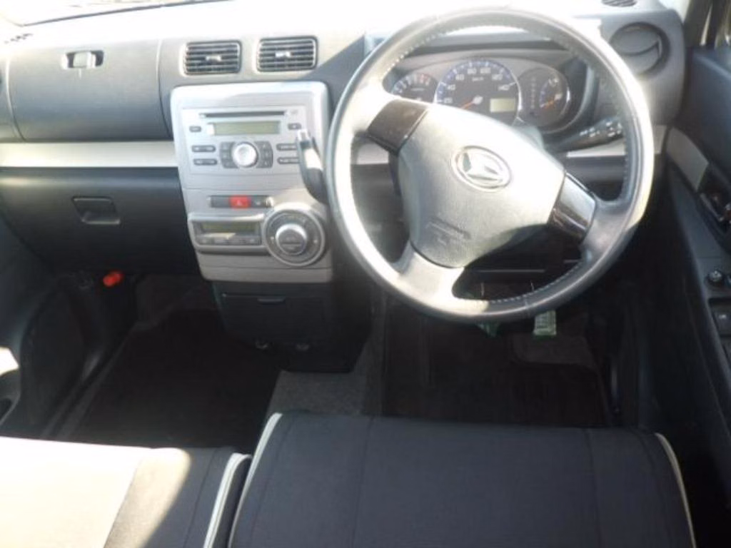 DAIHATSU MOVE CONTE