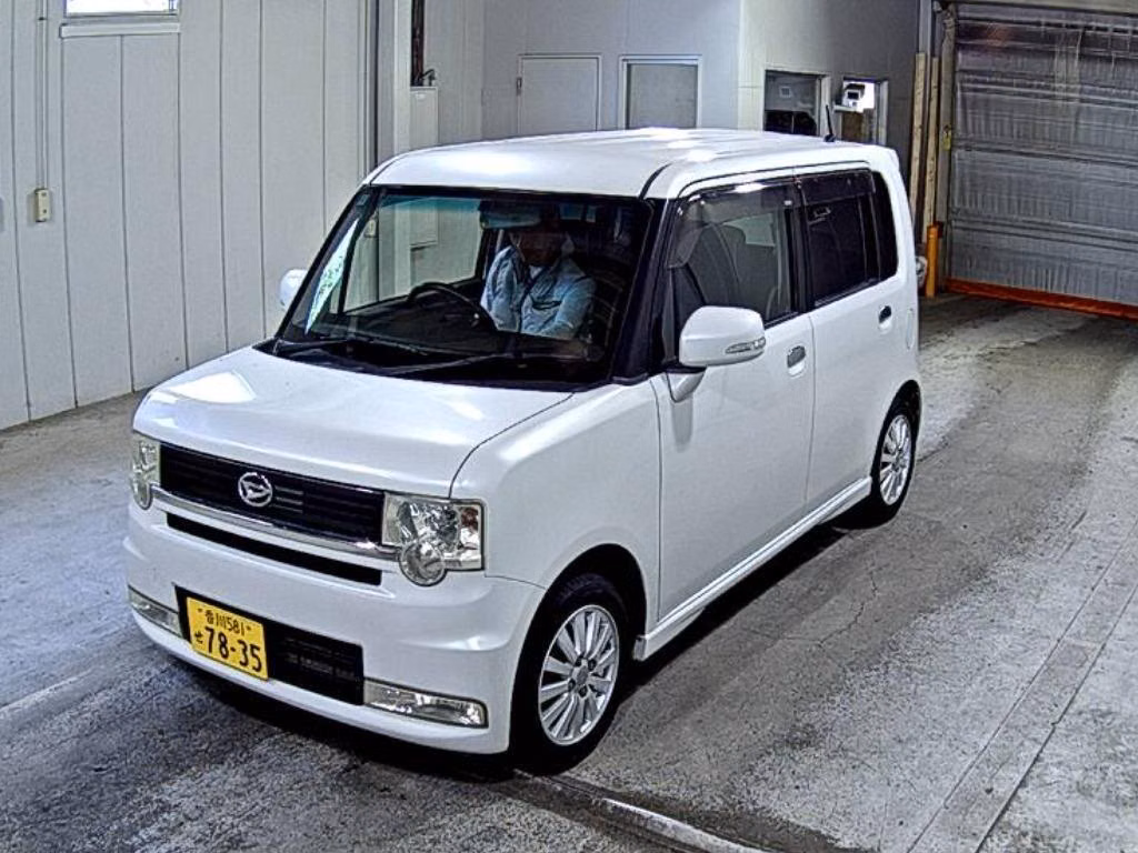 DAIHATSU MOVE CONTE