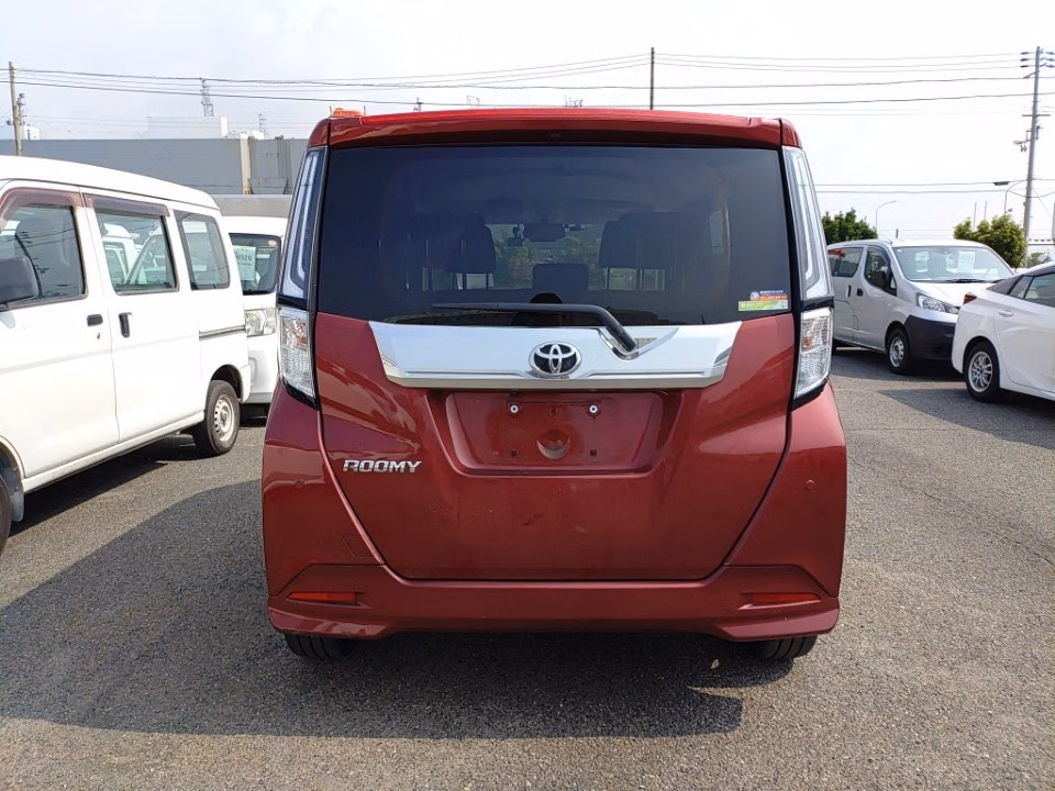 TOYOTA ROOMY