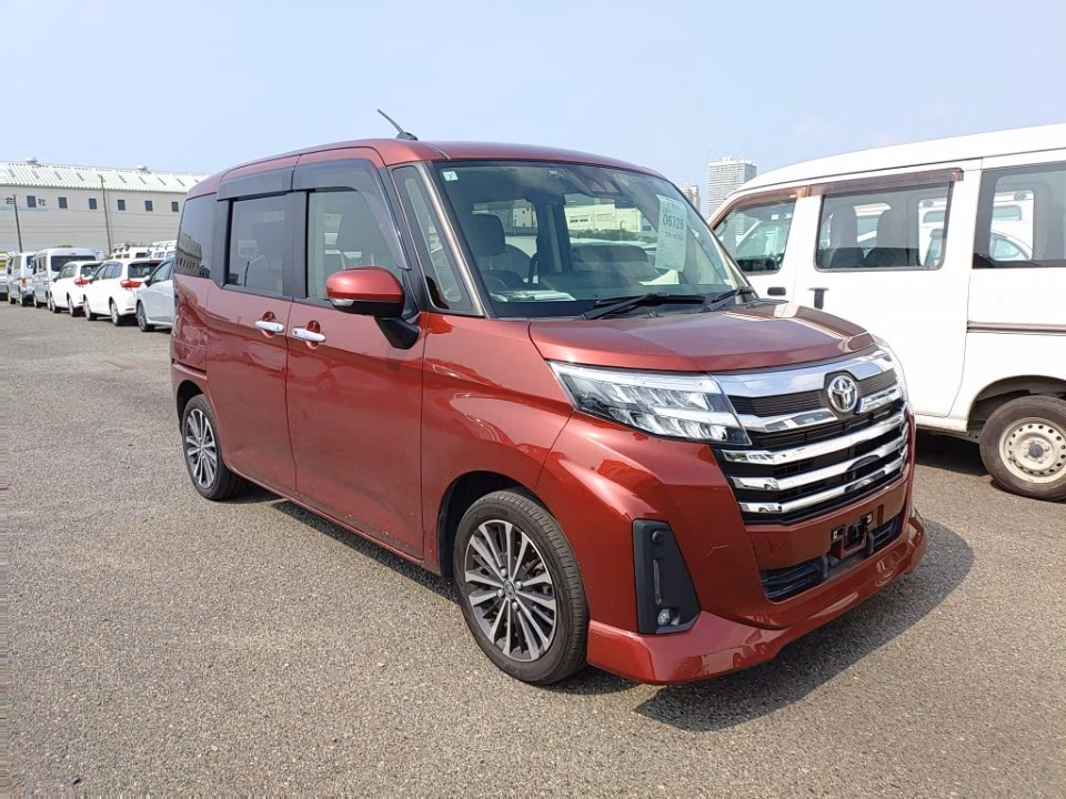 TOYOTA ROOMY