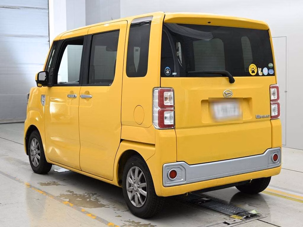 DAIHATSU WAKE