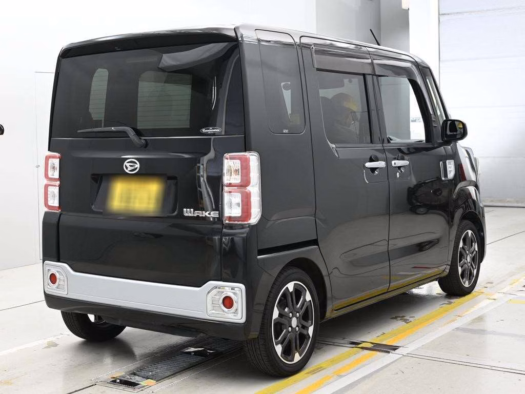DAIHATSU WAKE