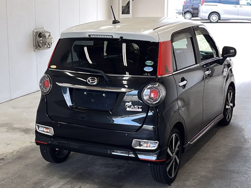 DAIHATSU CAST
