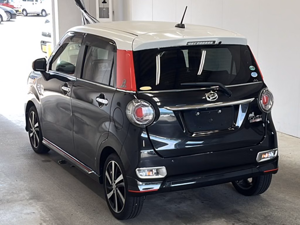 DAIHATSU CAST