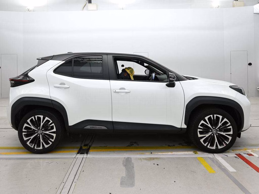 TOYOTA YARIS CROSS