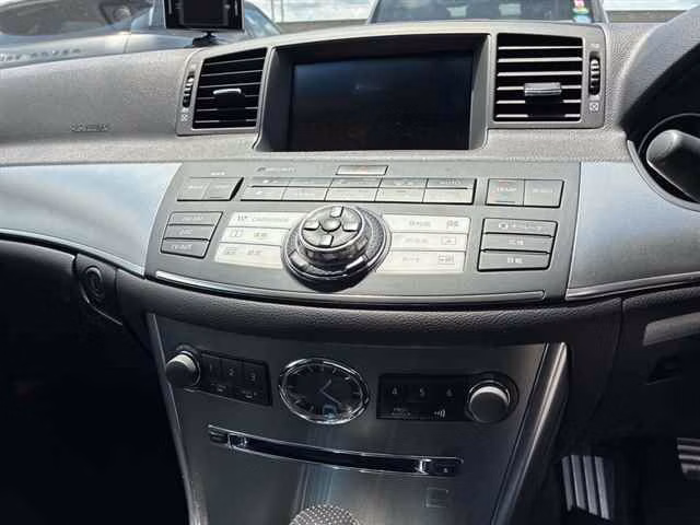 NISSAN FUGA