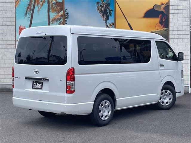 TOYOTA HIACE