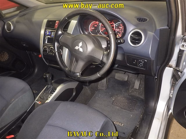 MITSUBISHI COLT