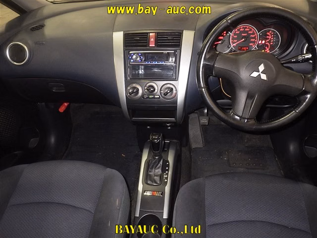 MITSUBISHI COLT