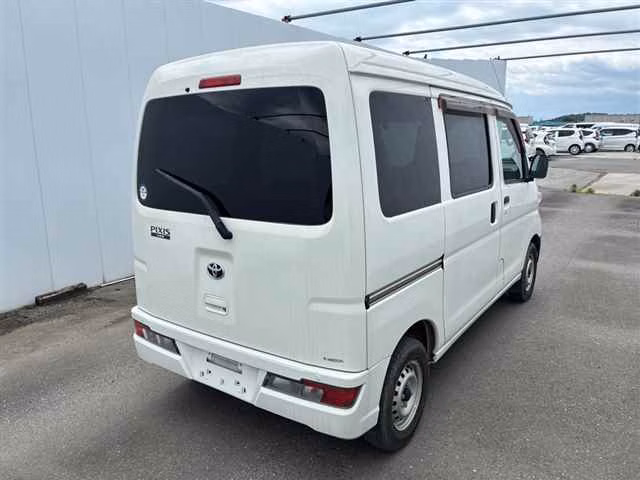 TOYOTA PIXIS VAN