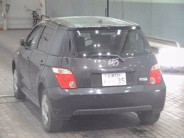 TOYOTA IST