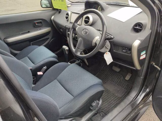 TOYOTA IST